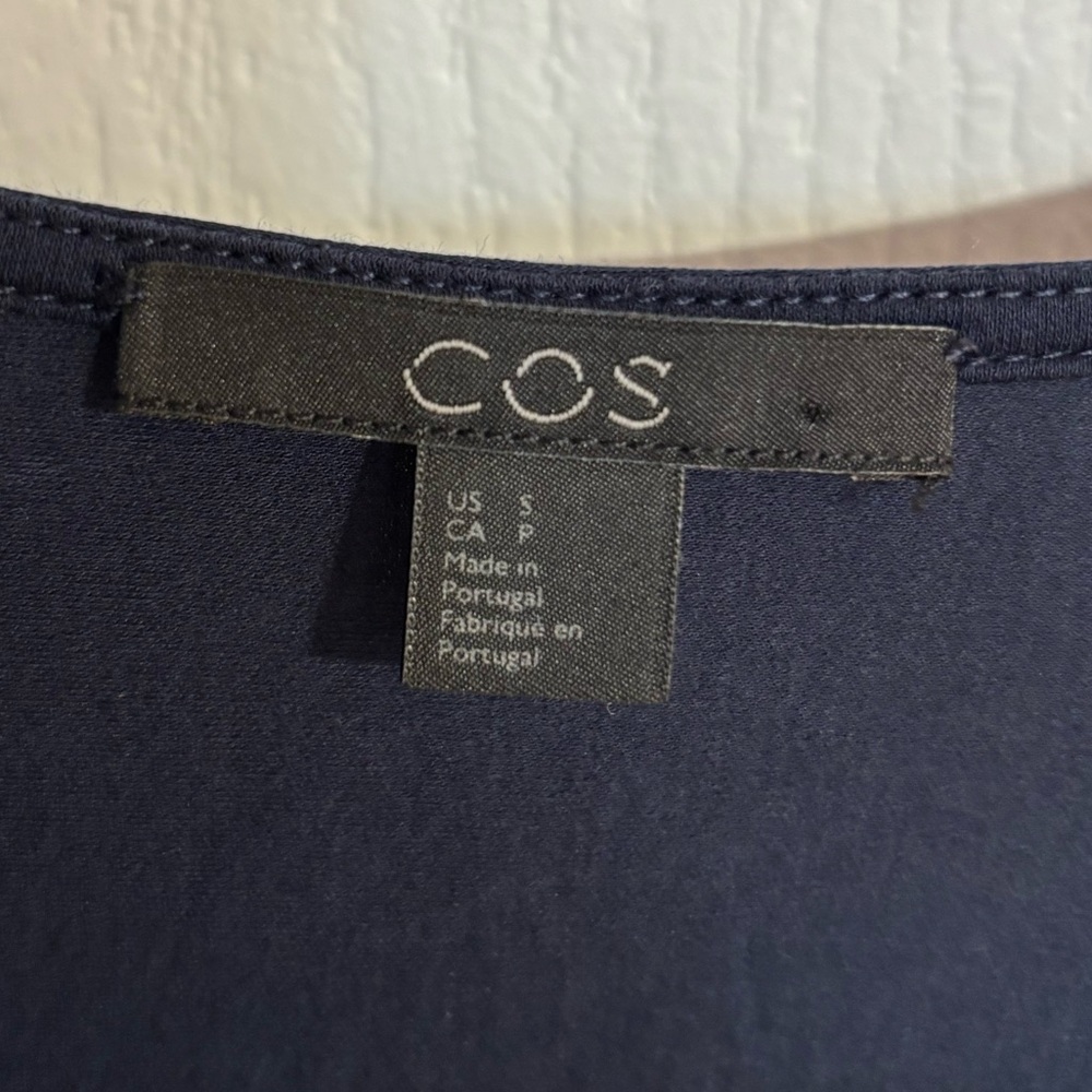 COS Asymmetrical Raw Hem Lagenlook V Neck Cotton Navy Blue Top Size Small - Picture 9 of 10